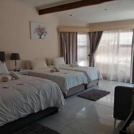 ווינדהוק Esperanca Guesthouse מראה חיצוני תמונה