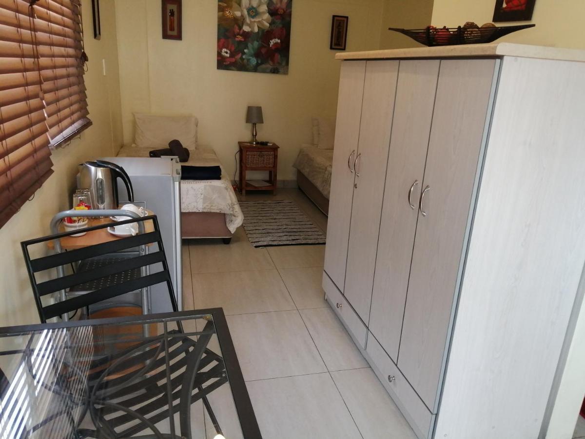 ווינדהוק Esperanca Guesthouse מראה חיצוני תמונה