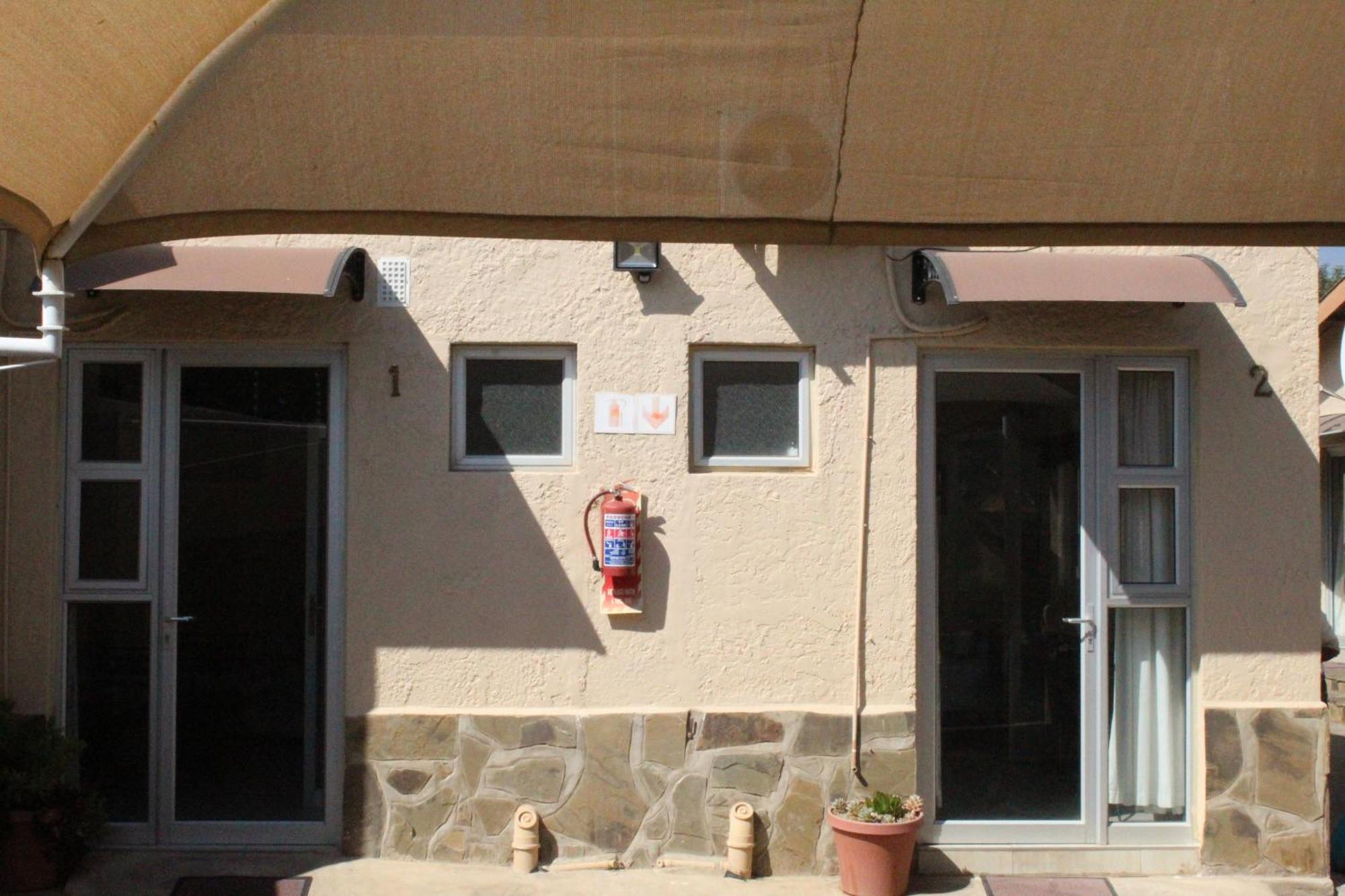 ווינדהוק Esperanca Guesthouse מראה חיצוני תמונה