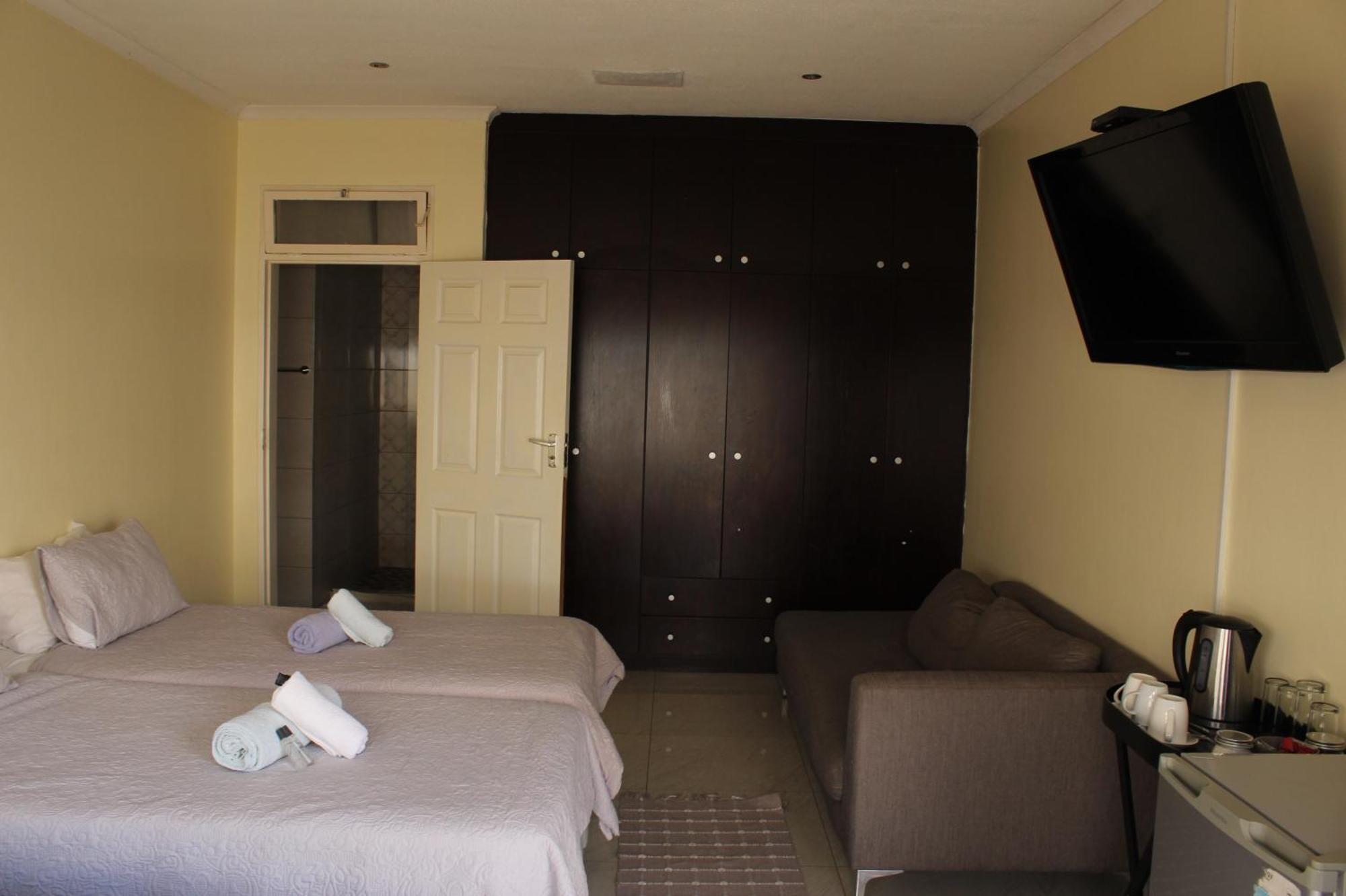 ווינדהוק Esperanca Guesthouse מראה חיצוני תמונה