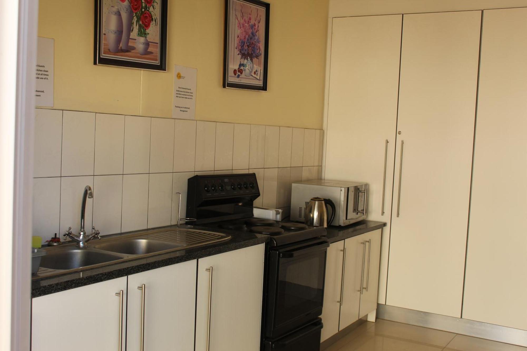 ווינדהוק Esperanca Guesthouse מראה חיצוני תמונה