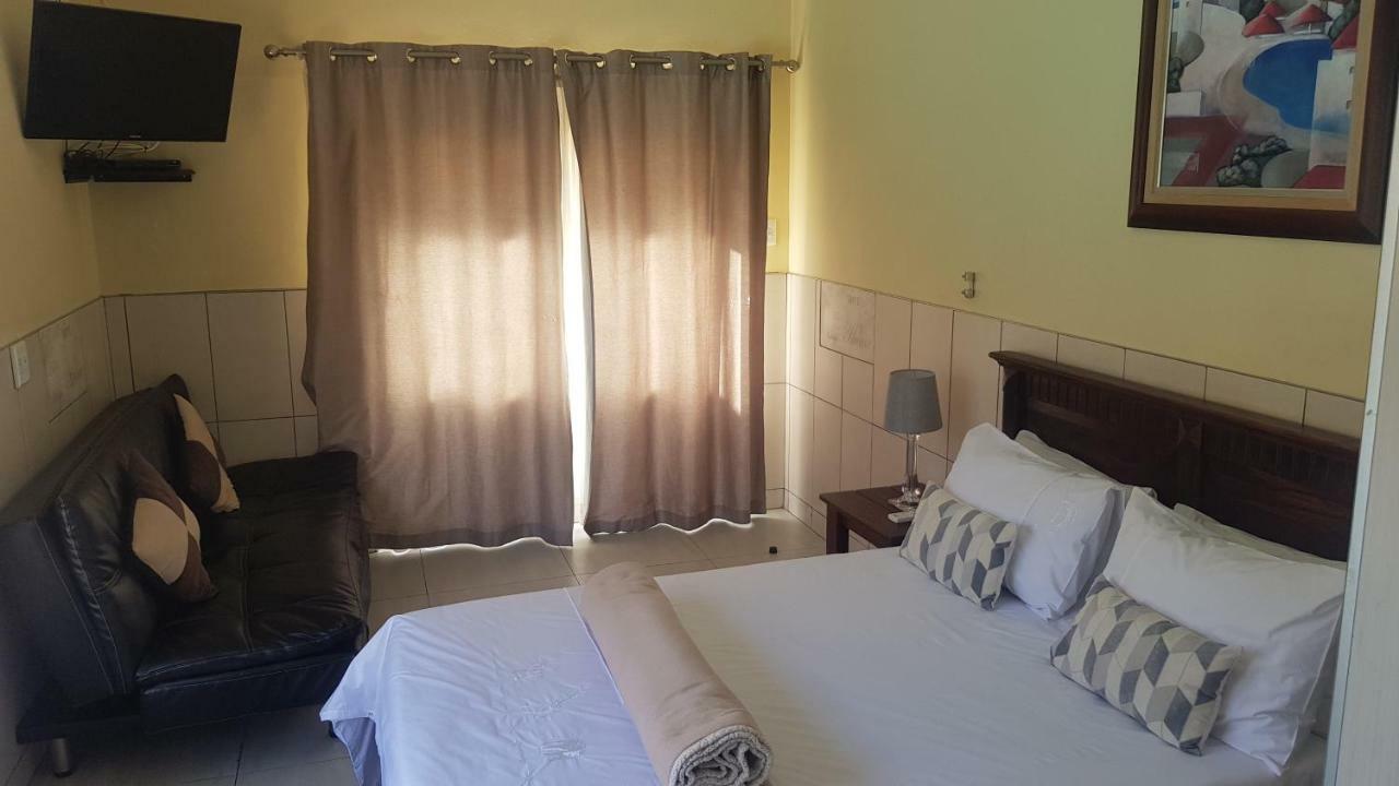ווינדהוק Esperanca Guesthouse מראה חיצוני תמונה