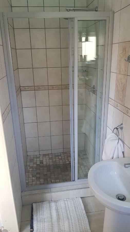 ווינדהוק Esperanca Guesthouse מראה חיצוני תמונה